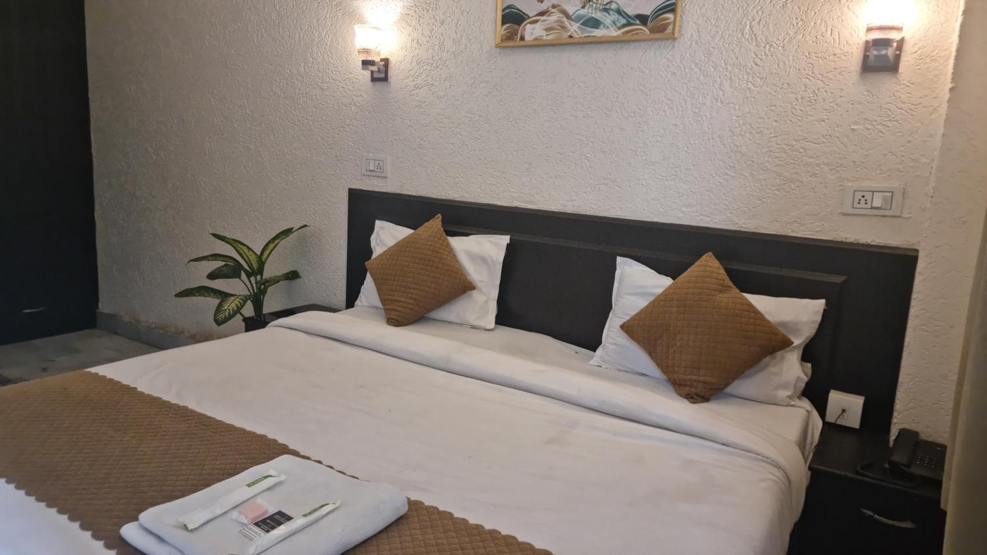 רישיקש Around Stays-Prana Wellness Resort מראה חיצוני תמונה