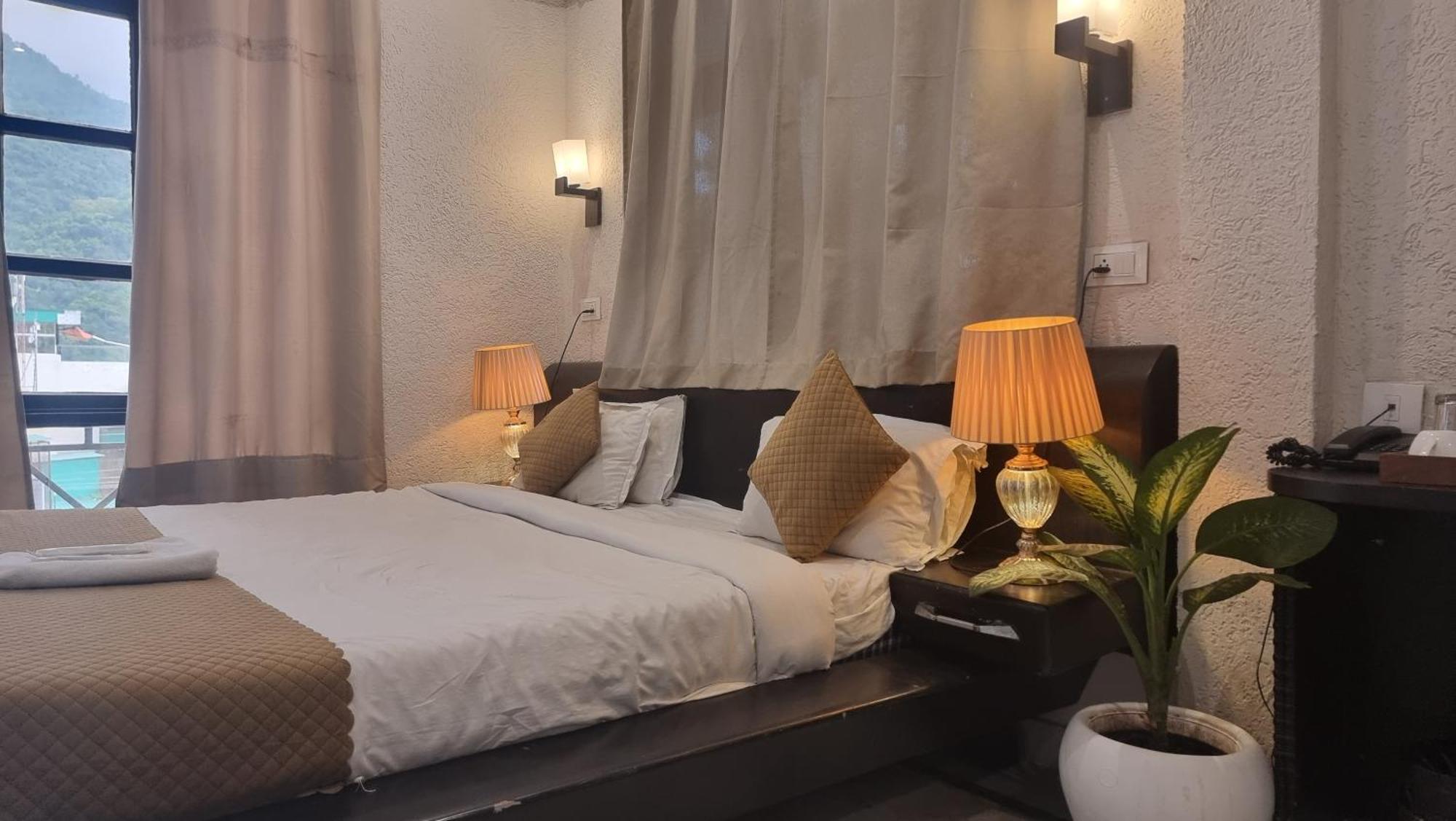 רישיקש Around Stays-Prana Wellness Resort מראה חיצוני תמונה