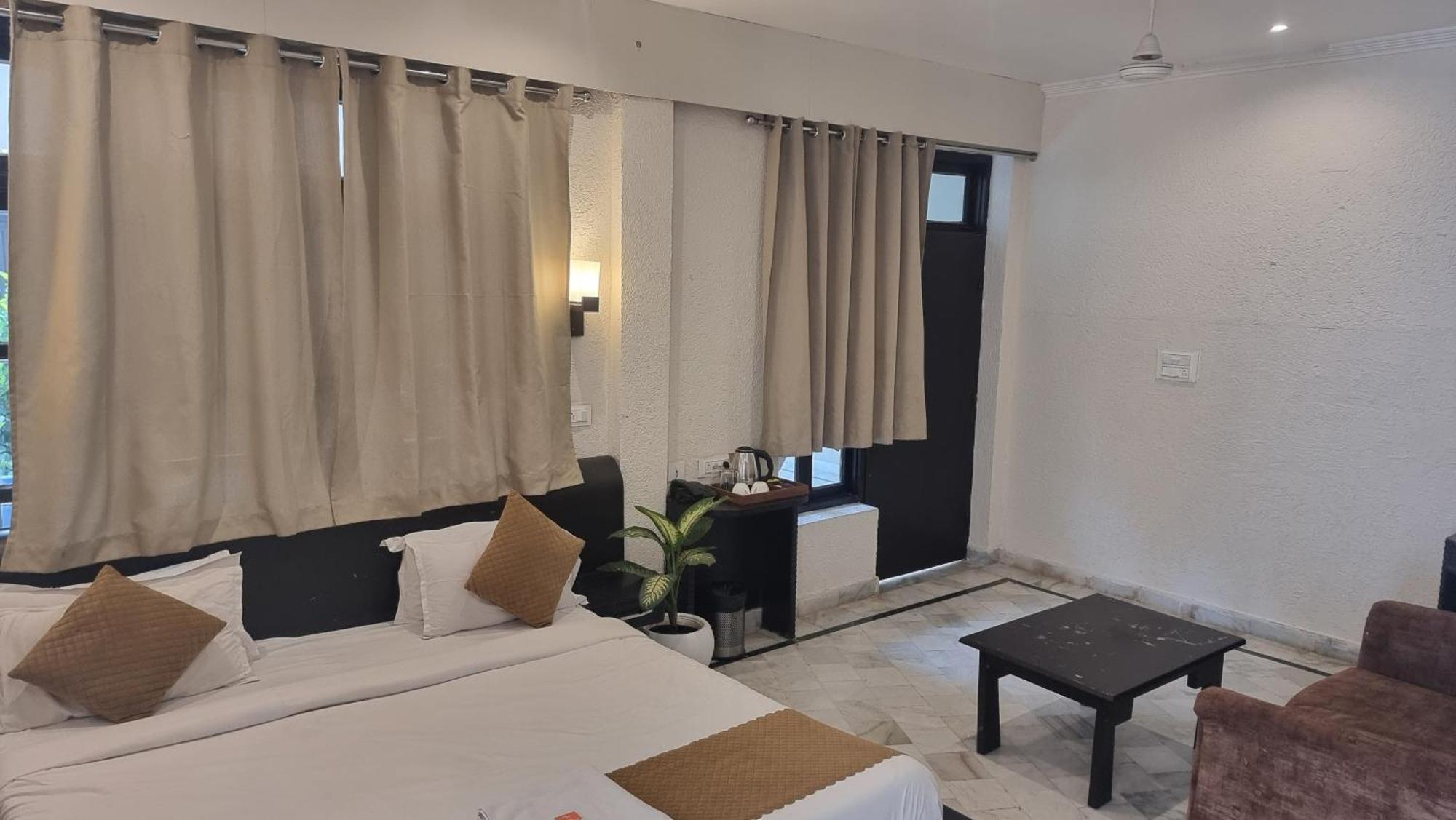רישיקש Around Stays-Prana Wellness Resort מראה חיצוני תמונה