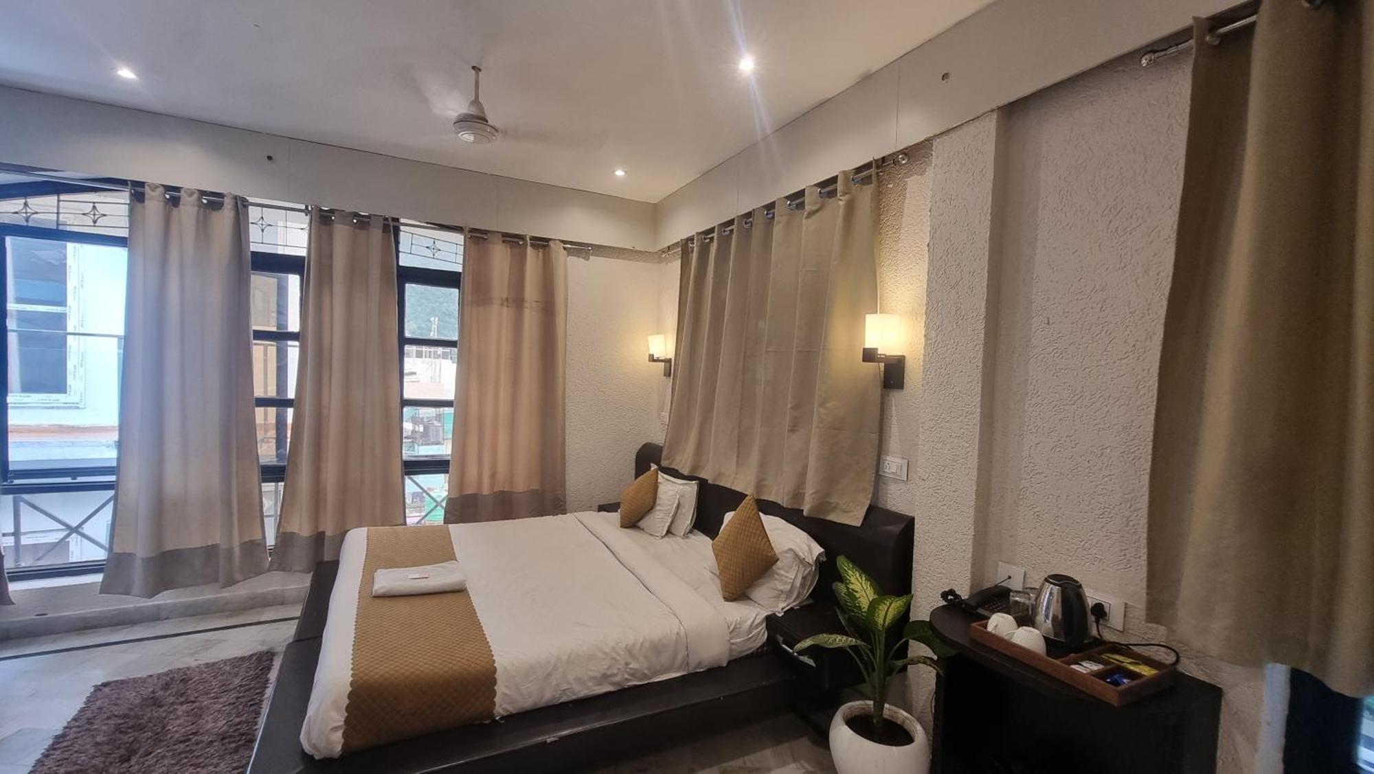 רישיקש Around Stays-Prana Wellness Resort מראה חיצוני תמונה