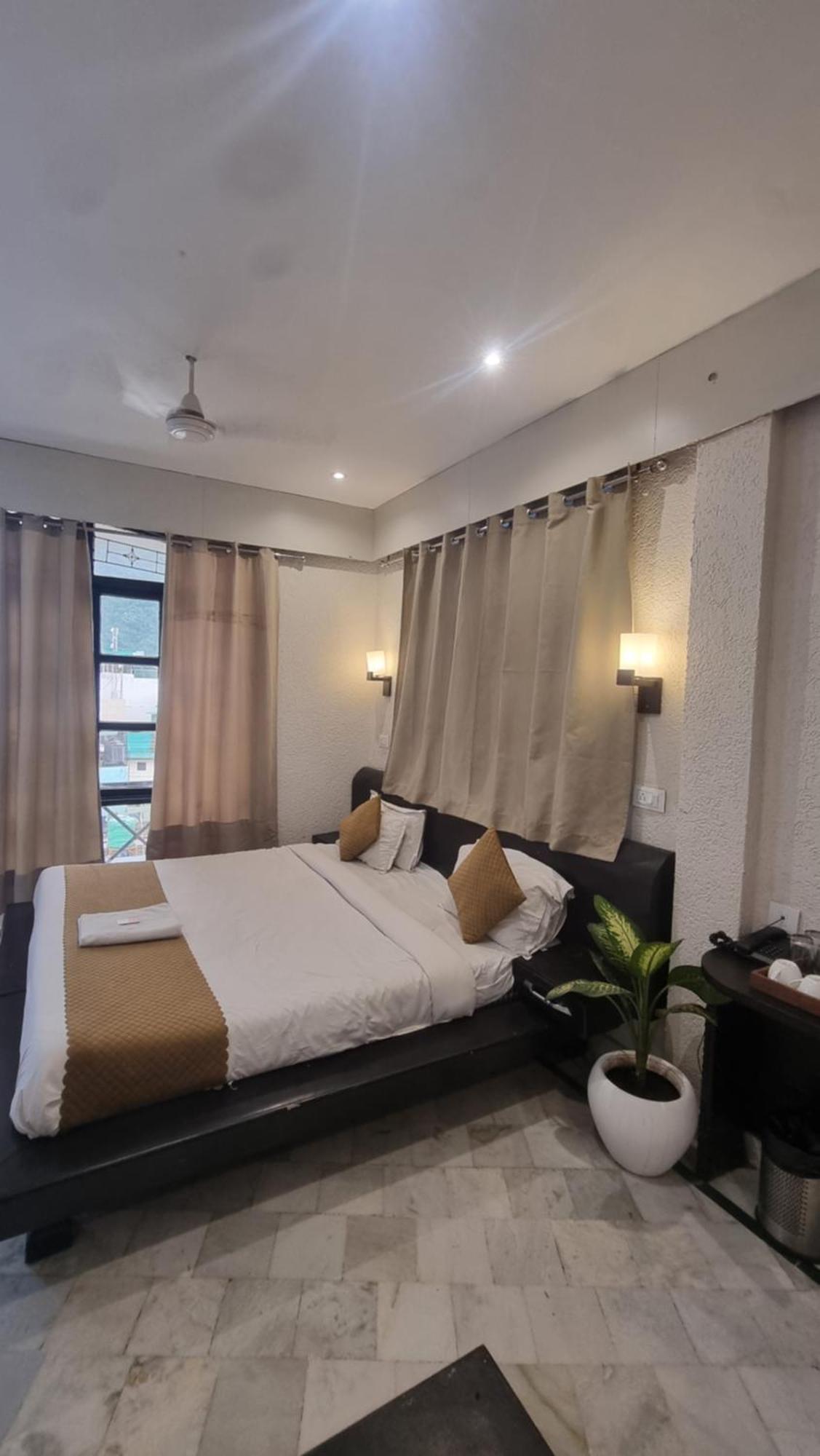 רישיקש Around Stays-Prana Wellness Resort מראה חיצוני תמונה