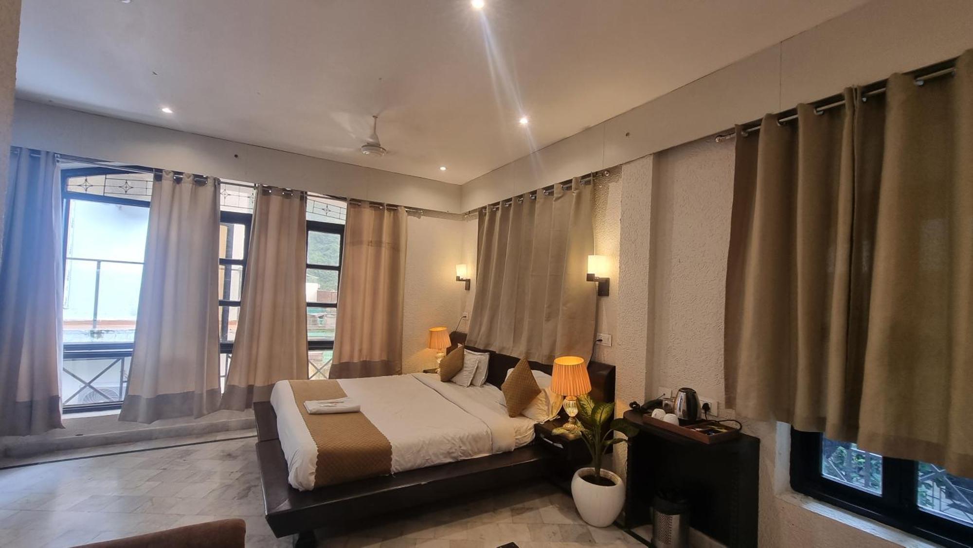 רישיקש Around Stays-Prana Wellness Resort מראה חיצוני תמונה